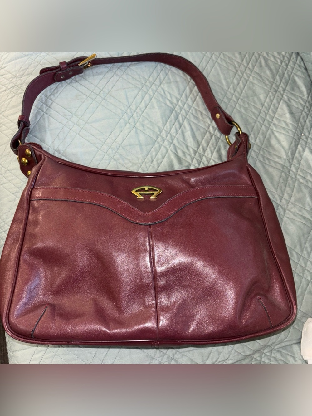 Etienne Aigner Burgundy Shoulder Bag with Gold Hardware - Picture 2 of 10
